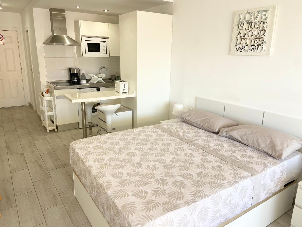 Top Floor, Panoramic Studio, Heated Pool Лос Кристианос Экстерьер фото