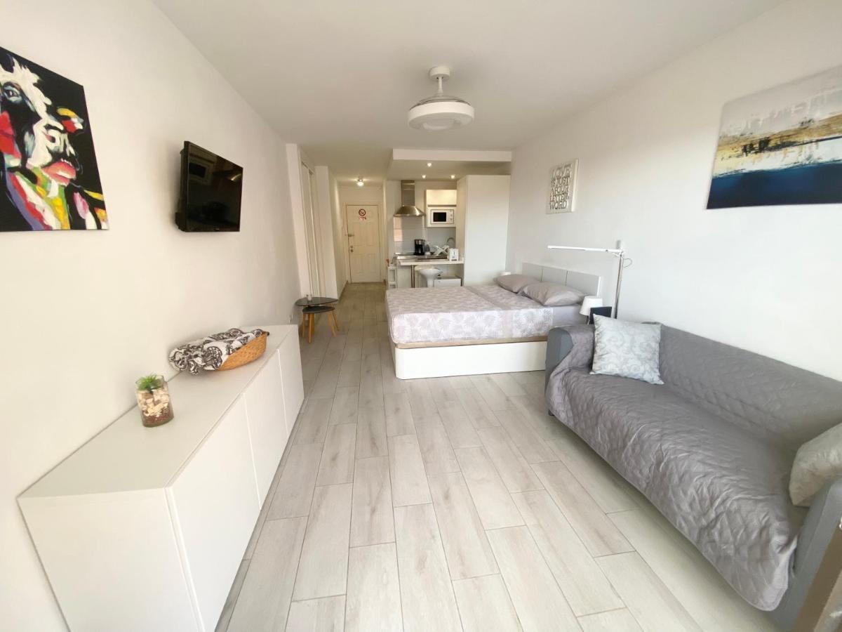 Top Floor, Panoramic Studio, Heated Pool Лос Кристианос Экстерьер фото